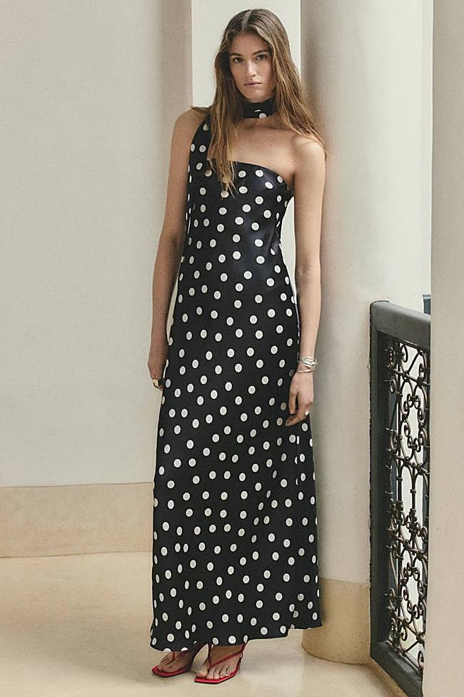 Vestido satinado lunares (59,99€)