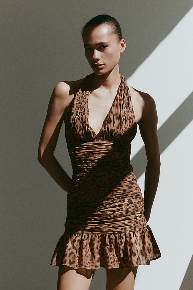 Vestido estampado de leopardo de H&M (34,99 euros)