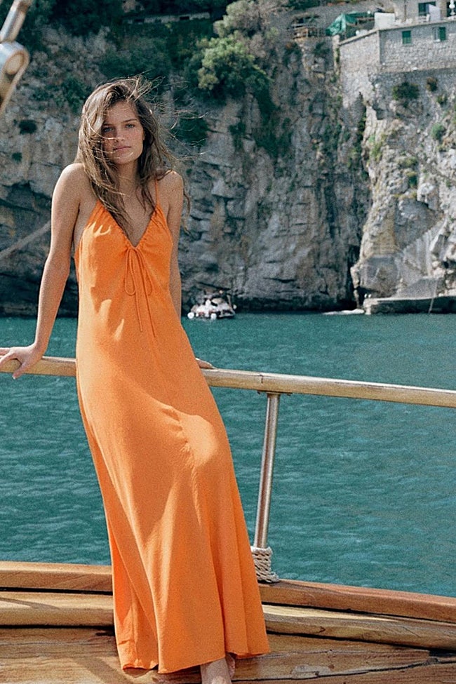 Vestido largo de Zara (29,99 euros)