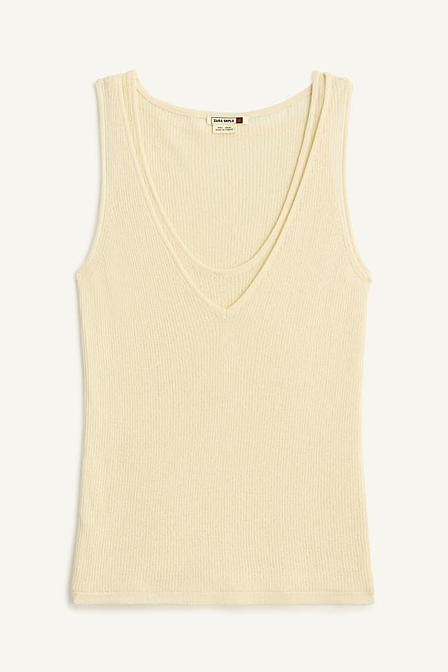 Top de punto doble de la colección SRPLS FLWRS de Zara.