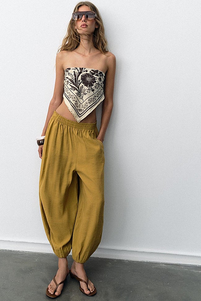 Pantalón bombacho de Zara (25,90 euros)
