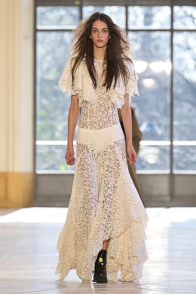 Desfile otoño-invierno 2026-2027 de Gabriela Hearst