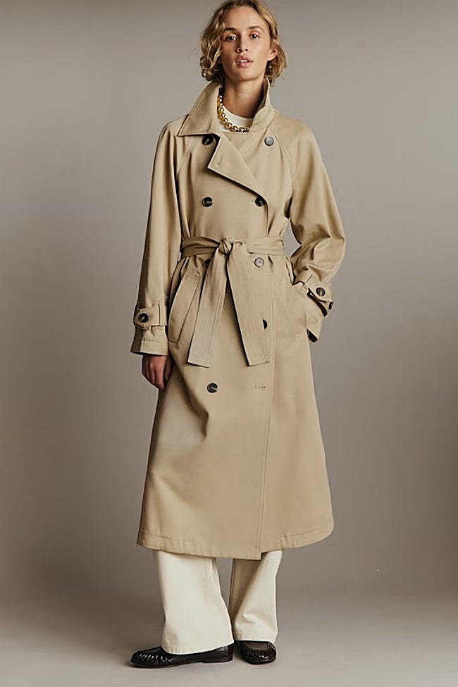 Gabardina larga de Sezane (275 euros)