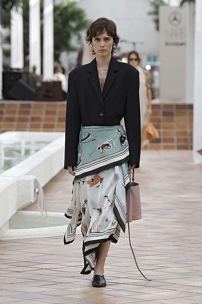 Look de Adolfo Domínguez durante Mercedes-Benz Fashion Week Madrid.