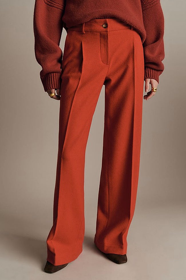 Pantalones con pinzas de Sézane (135 euros)