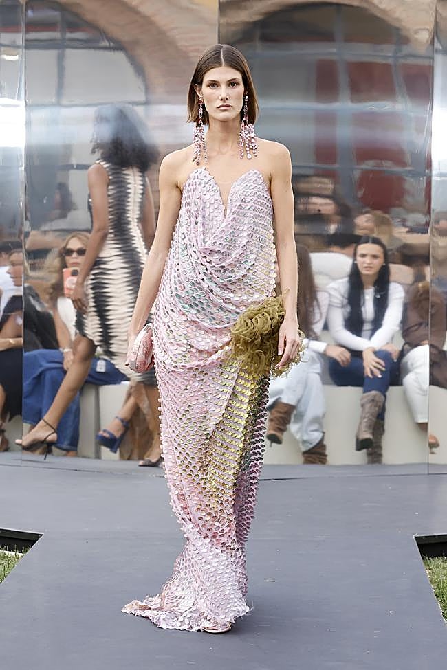 Look de Isabel Sanchís en Mercedes-Benz Fashion Week Madrid.