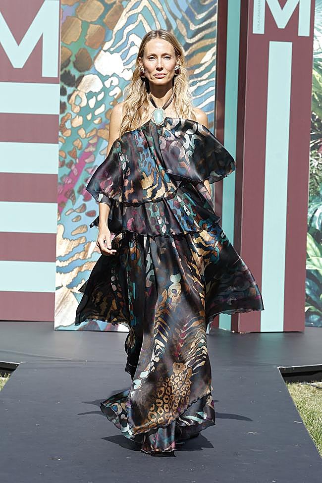 Look de Lola Casademunt by Maite en Mercedes-Benz Fashion Week Madrid.