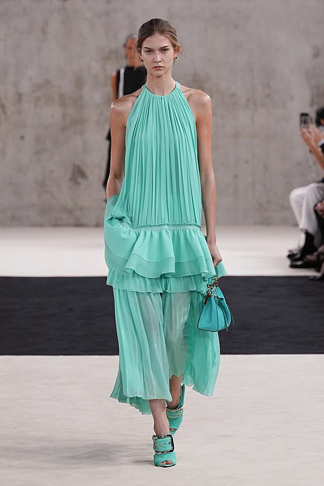 Look de Lanvin durante la Semana de la Moda de París.