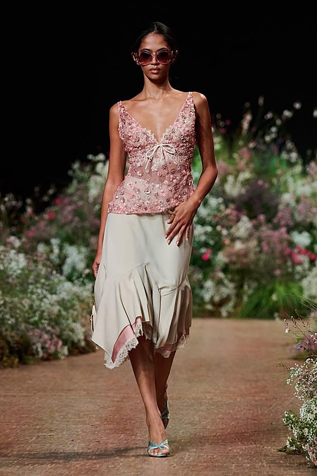 La colección primavera/verano 2027 de Elie Saab en la Paris FAshion Week.