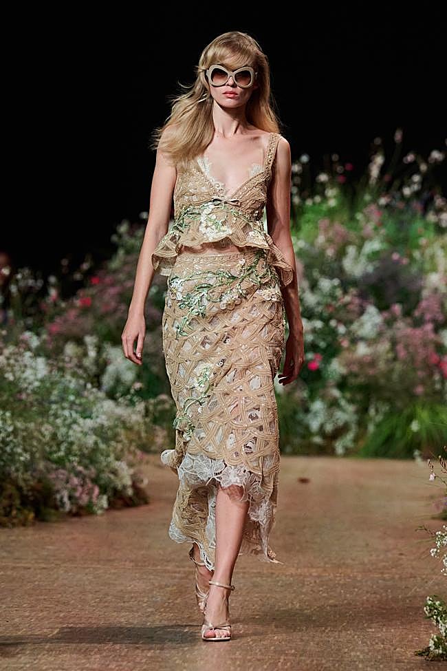 La colección primavera/verano 2027 de Elie Saab en la Paris FAshion Week.