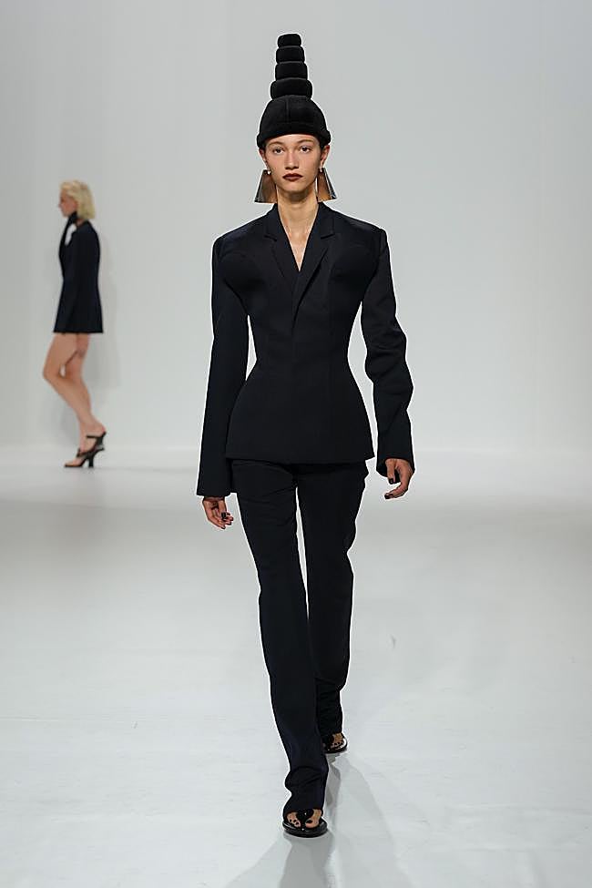 Look del desfile de Jean Paul Gaultier en la Paris Fashion Week.