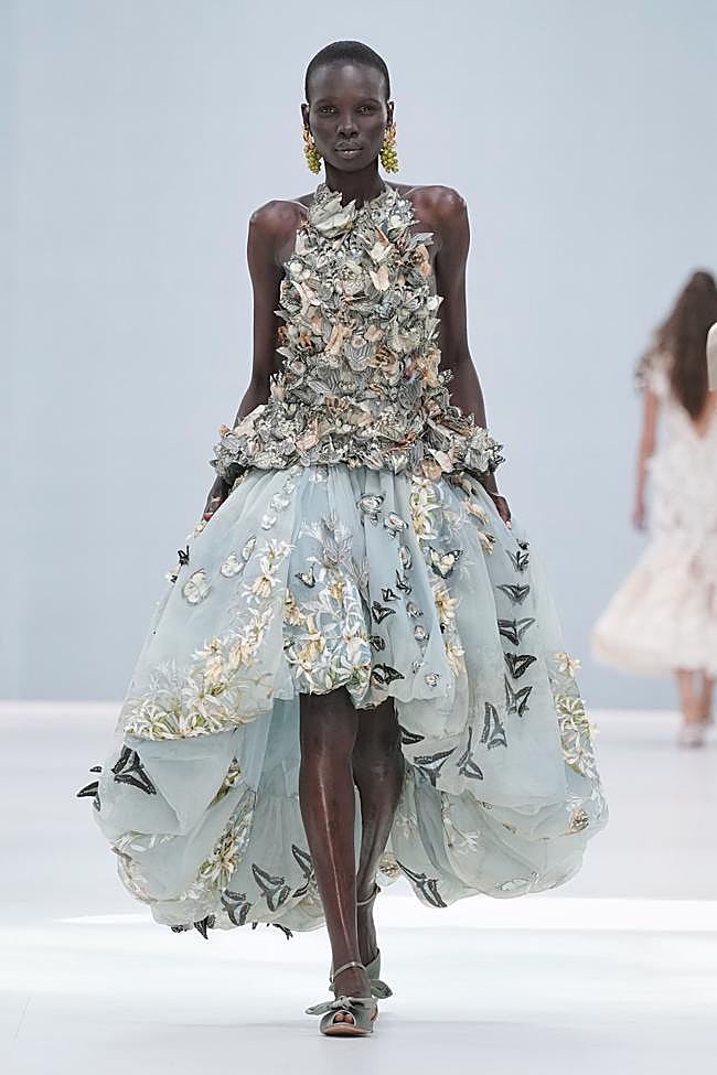 Look de Zimmermann durante la Semana de la Moda de París.