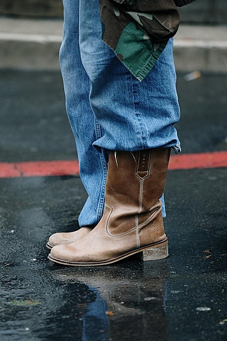 Triunfaron en los 2000 y vuelven a arrasar este otoño: así llevarás las botas con tus vaqueros favoritos