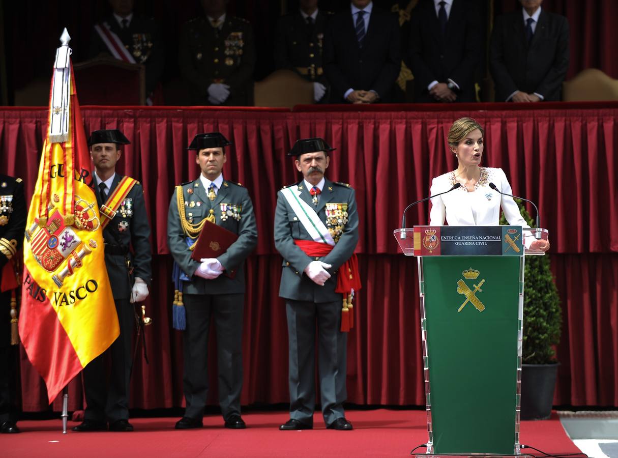 La Reina preside un homenaje a la Guardia Civil en Vitoria
