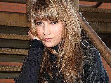 La tranformación de Úrsula Corberó desde &#039;Física o química&#039; hasta deslumbrar en los Goya