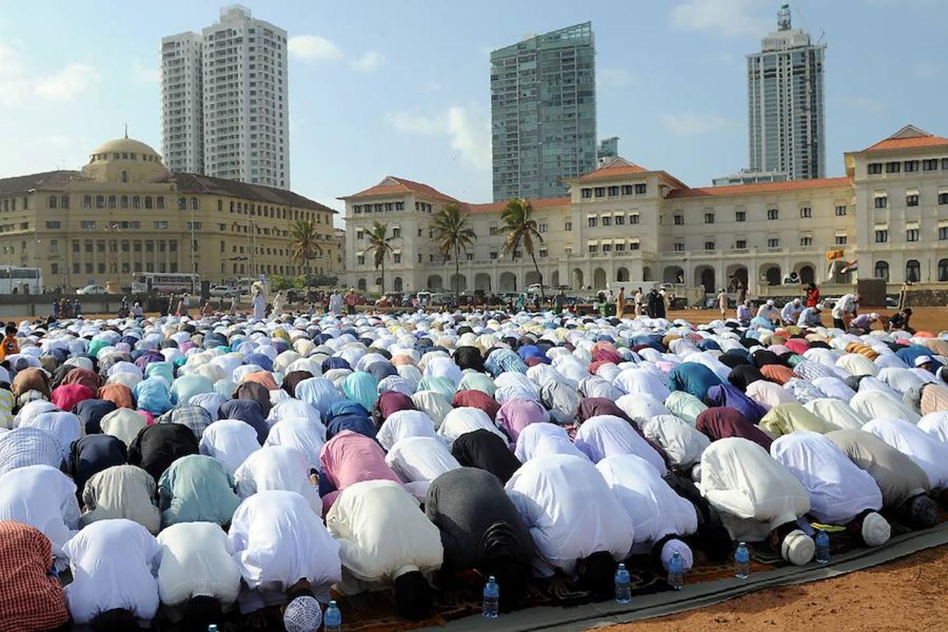 El mundo musulmán celebra el fin del Ramadán