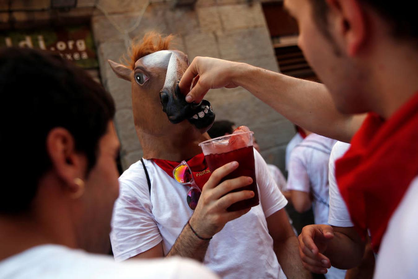 El &#039;chupinazo&#039; abre nueve días de celebración en Pamplona