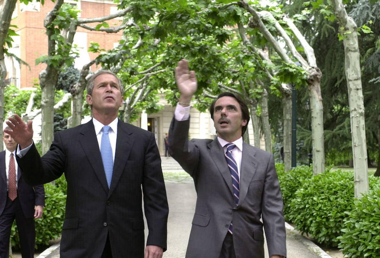 George W. Bush y José María Aznar, durante la visita que el mandatario republicano efectuó en junio de 2001.