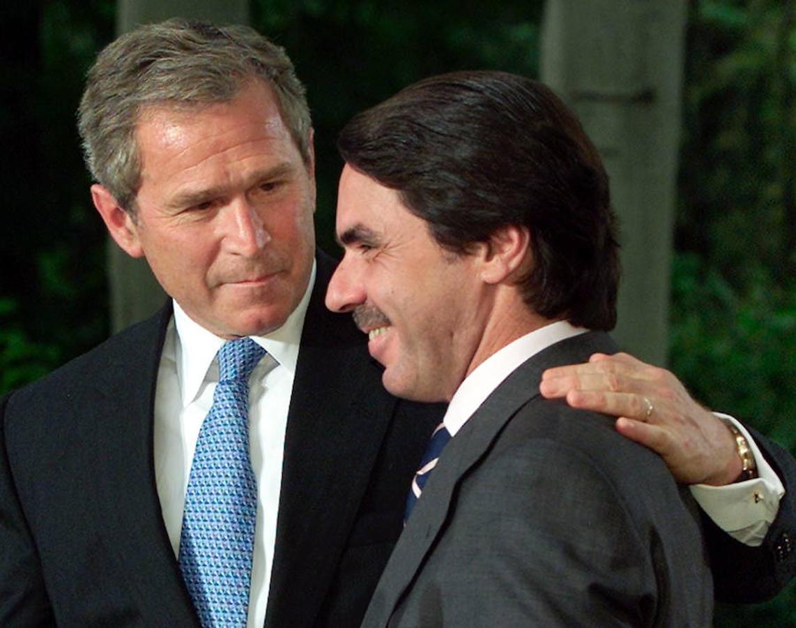 George W. Bush y José María Aznar, durante la visita que el mandatario republicano efectuó en junio de 2001.