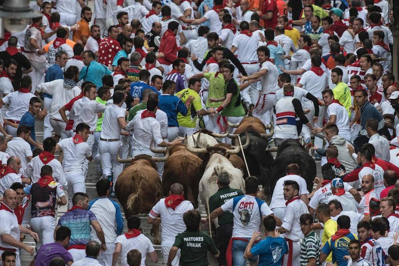 Quinto encierro de San Fermín rápido y limpio