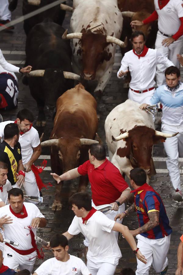 Quinto encierro de San Fermín rápido y limpio