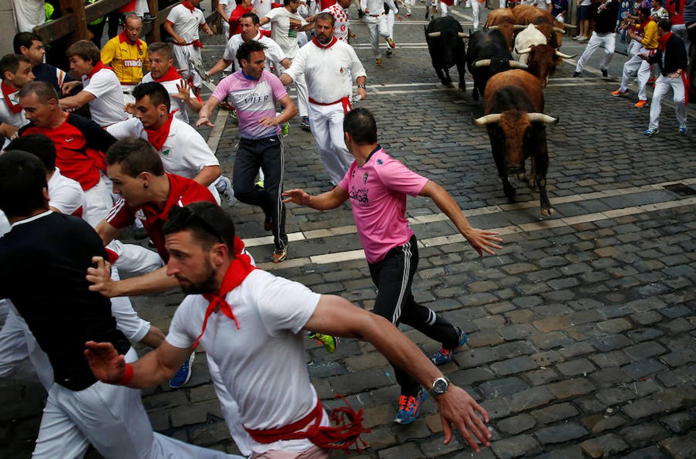 Quinto encierro de San Fermín rápido y limpio