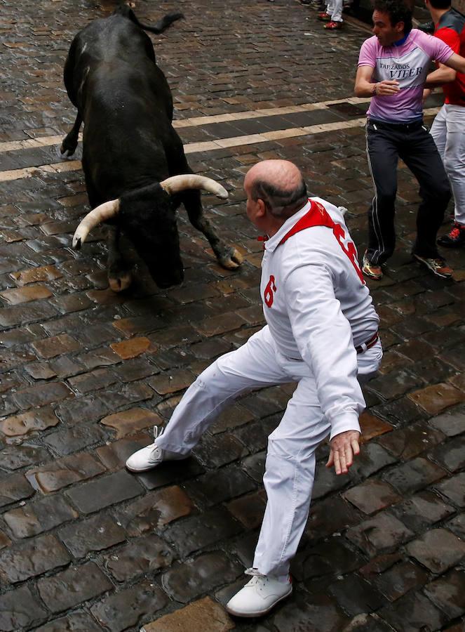 Los toros de Núñez del Cuvillo corren un encierro rápido y emocionante