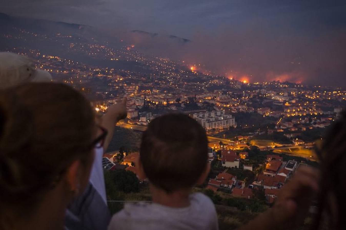 El fuego azota Madeira