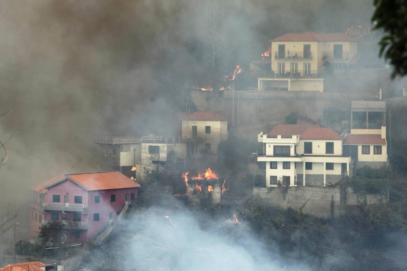 El fuego azota Madeira