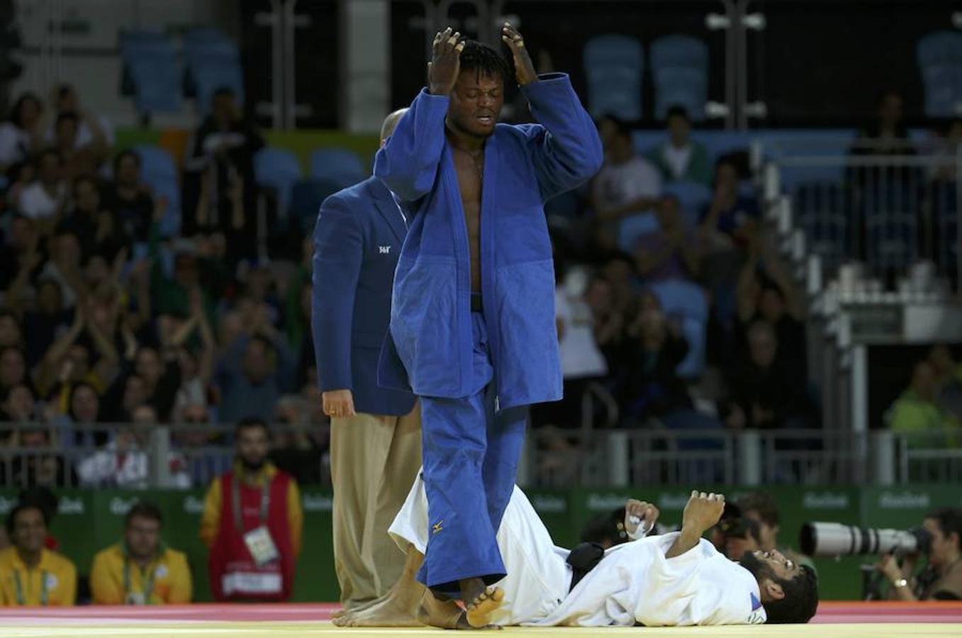 Las mejores imágenes de la victoria, en judo, del deportista refugiado Popole Misenga