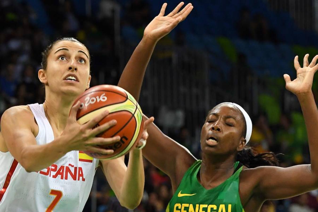 Las mejores imágenes del España - Senegal de baloncesto femenino