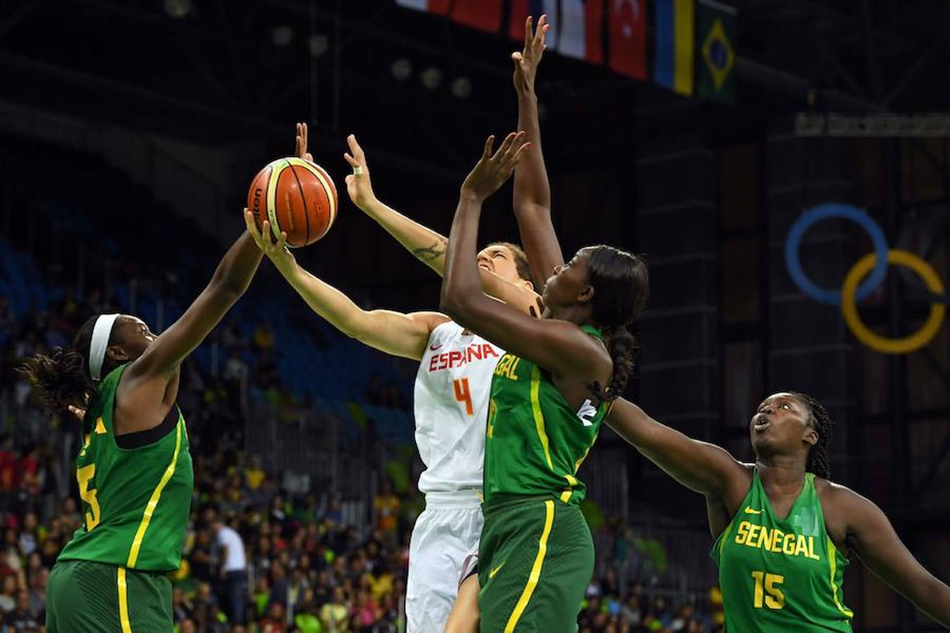 Las mejores imágenes del España - Senegal de baloncesto femenino