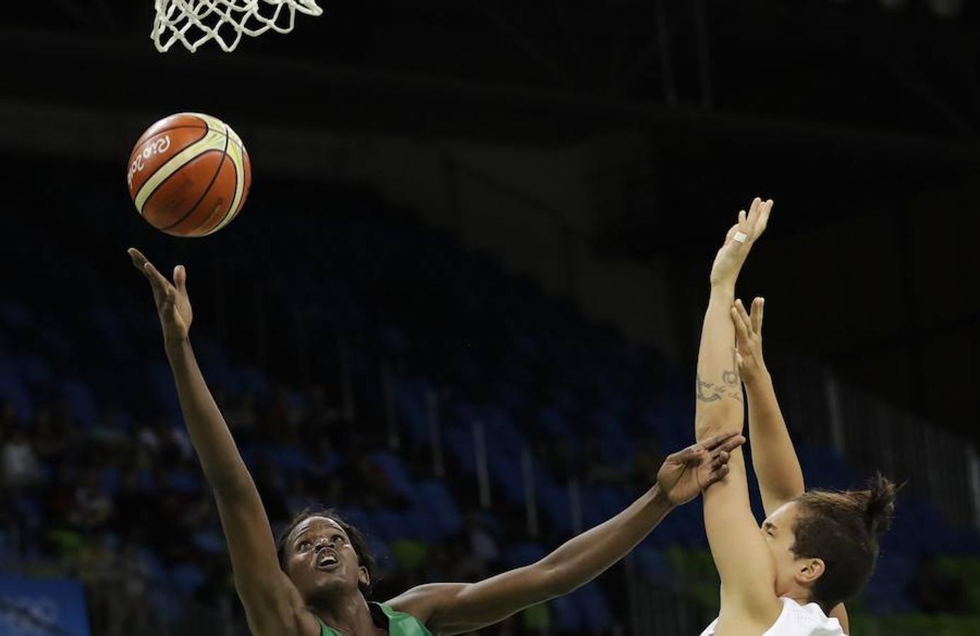 Las mejores imágenes del España - Senegal de baloncesto femenino