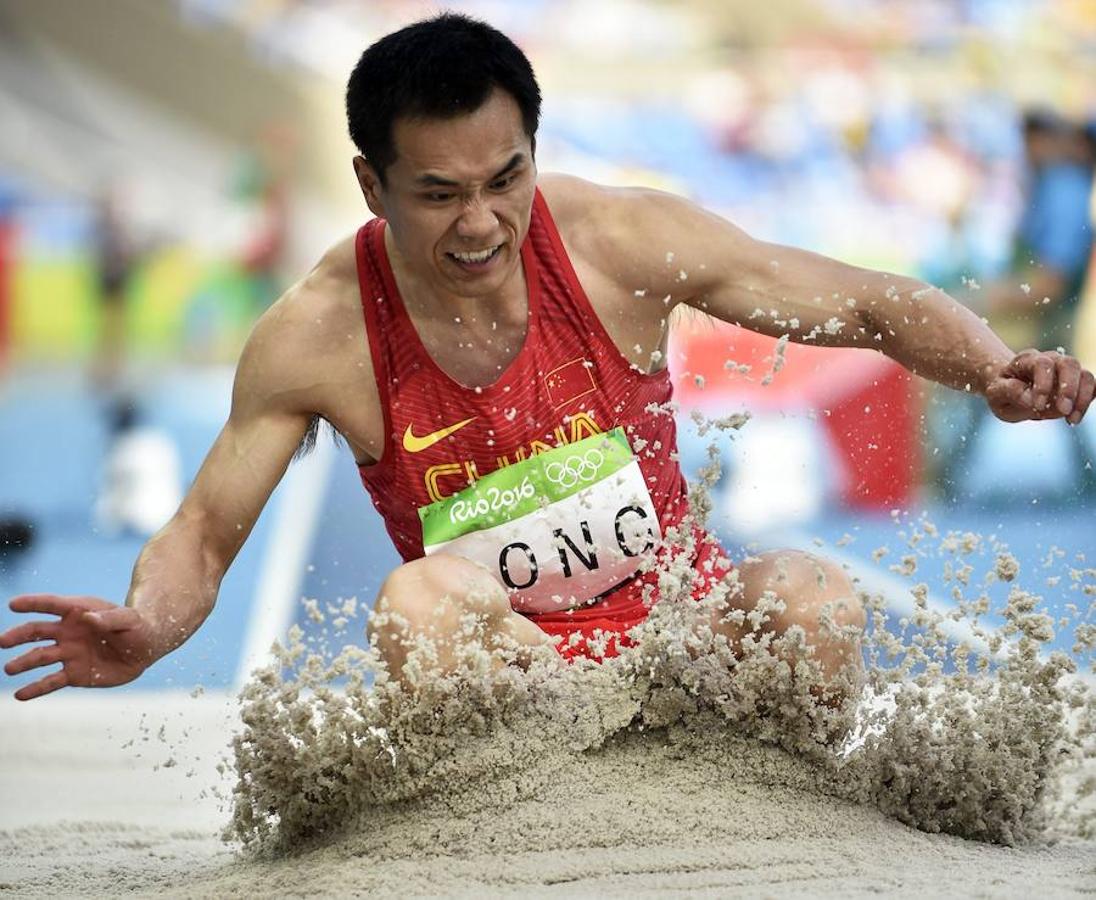 Los estadounidenses Taylor y Claye, hicieron oro y plata en salto de altura