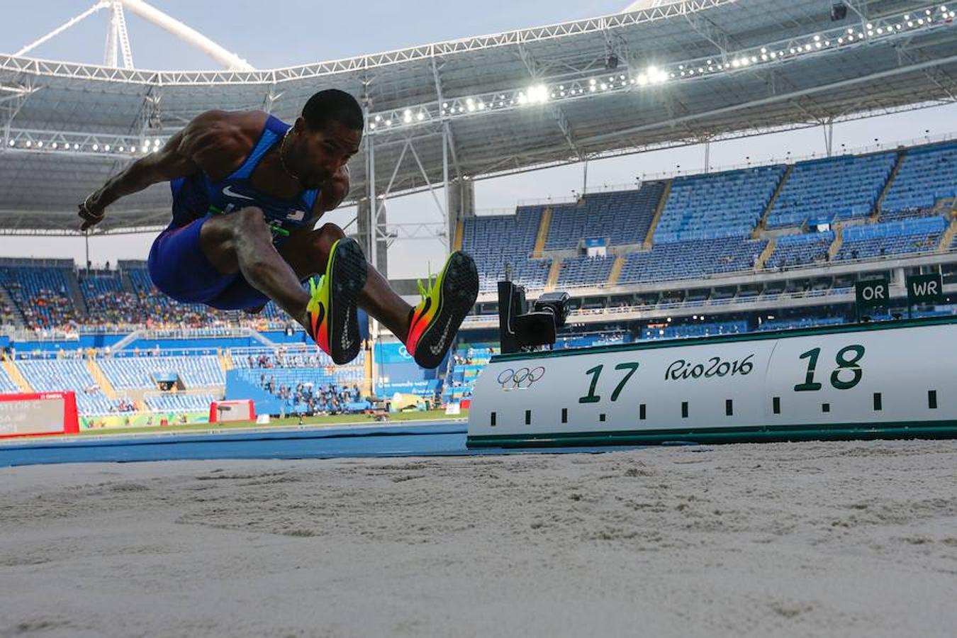 Los estadounidenses Taylor y Claye, hicieron oro y plata en salto de altura