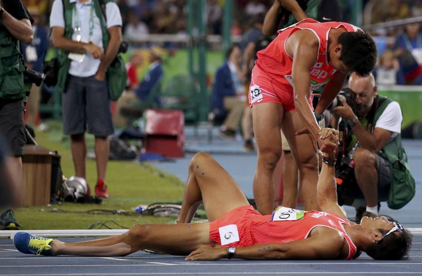 El estadounidense Ashton Eaton conserva la medalla dorada de decatlon