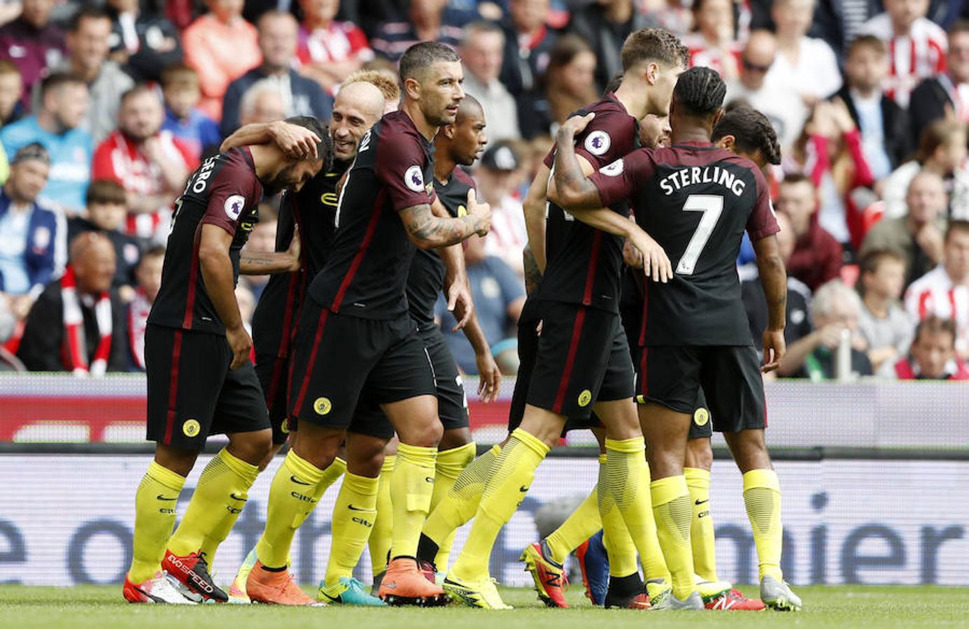 El Manchester City golea 4-1 al Stoke City