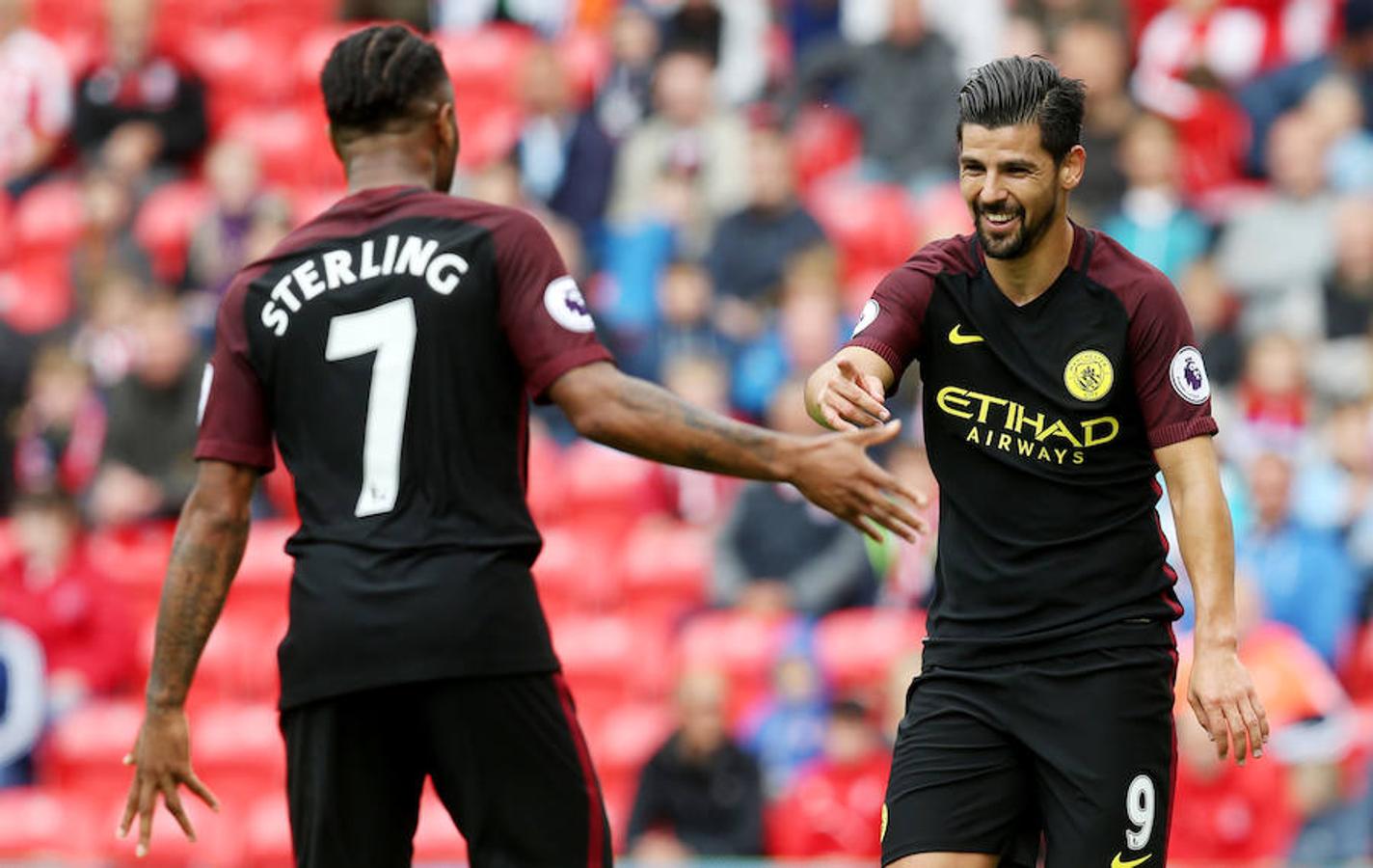 El Manchester City golea 4-1 al Stoke City