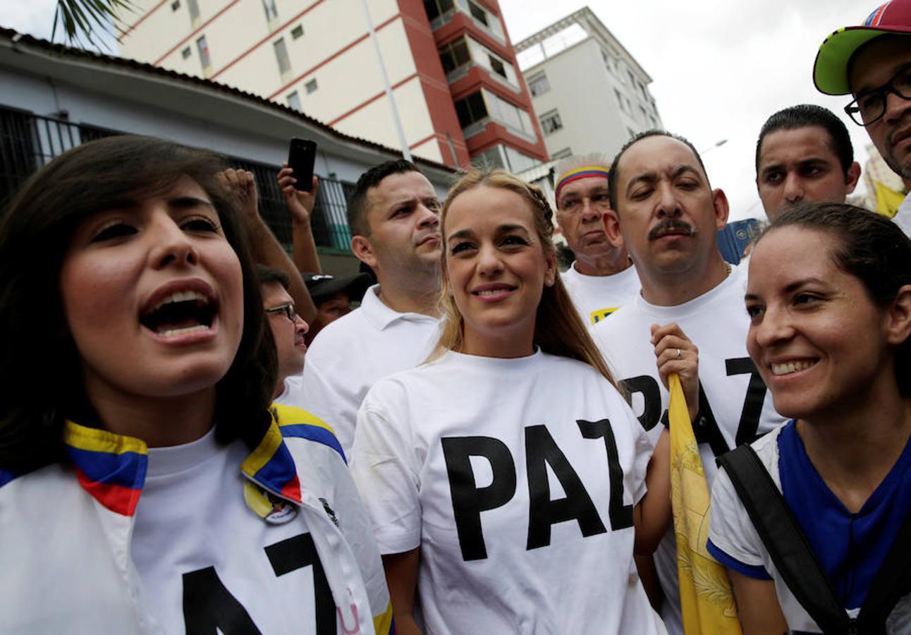 Llilian Tintori, la mujer del encarcelado Leopoldo López, no ha faltado a la cita.