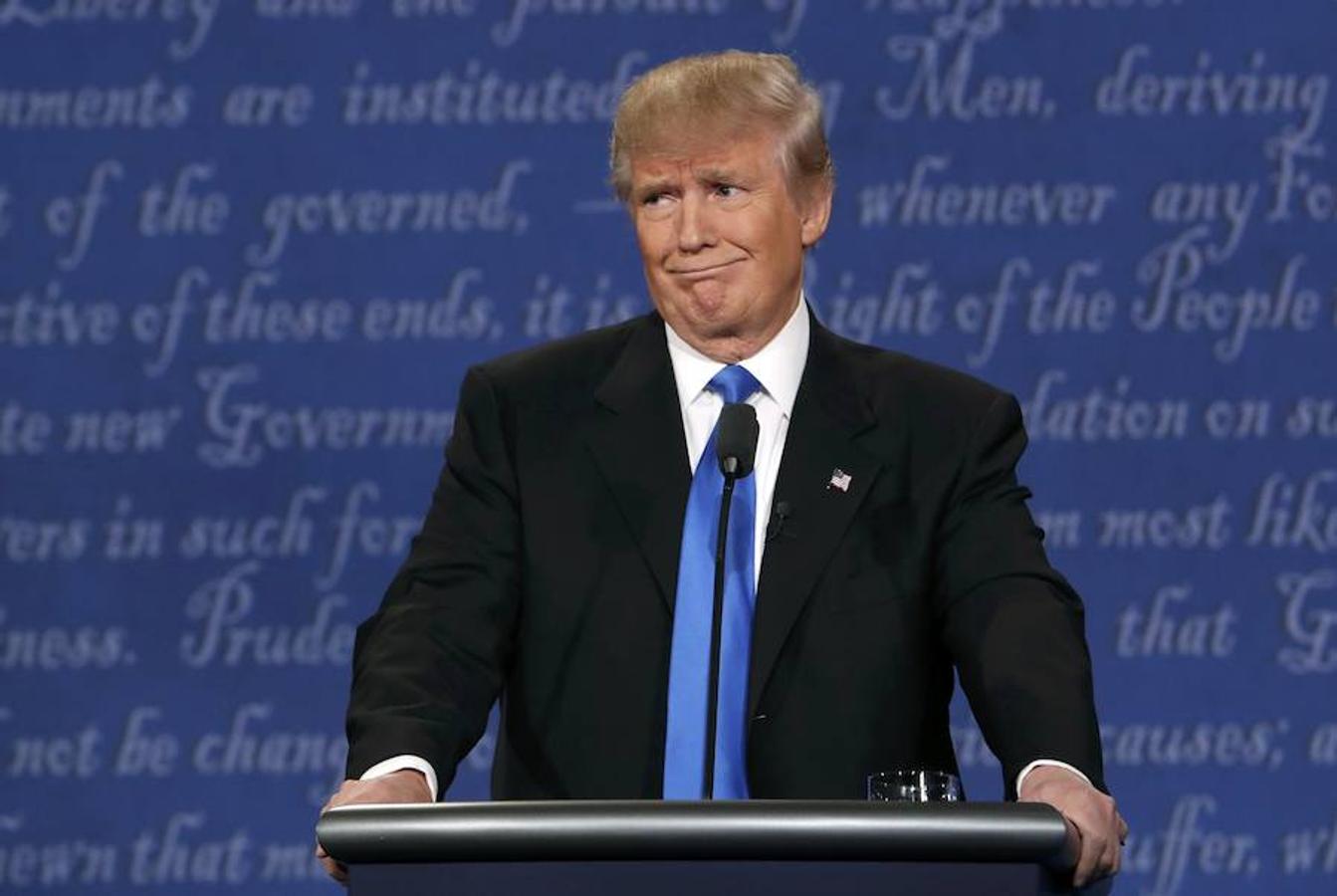 Trump, gesticulando durante el debate.