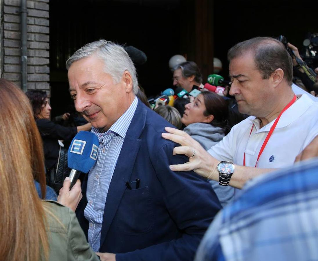 El socialista José Blanco, a su llegada a la sede del PSOE en la madrileña calle de Ferraz.