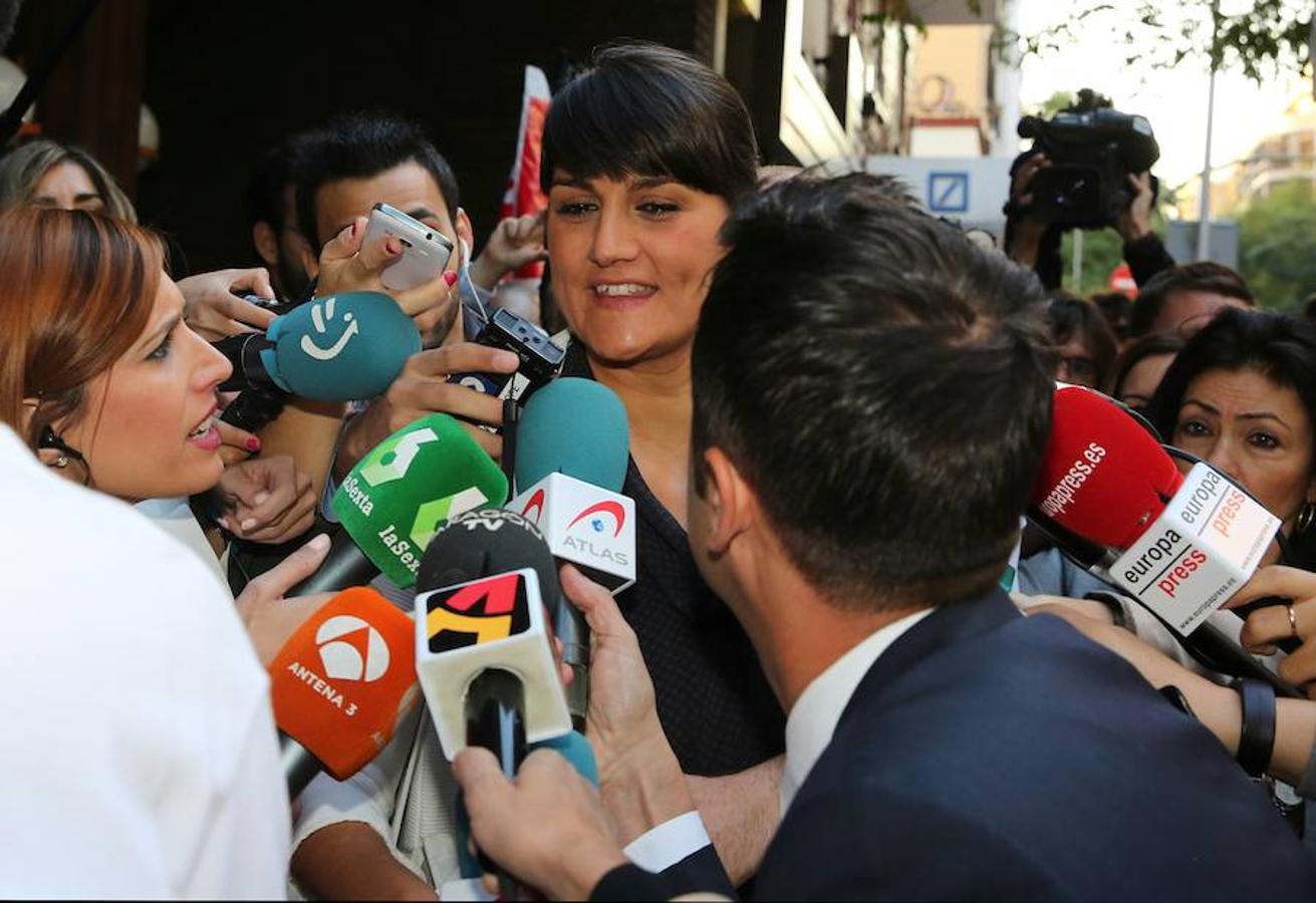 La secretaria de Ciencia del PSOE, María González, a su llegada esta mañana a la sede del partido en Ferraz.