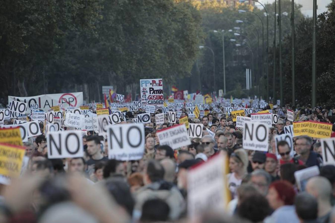 &#039;Rodea el Congreso&#039; por la investidura de Rajoy