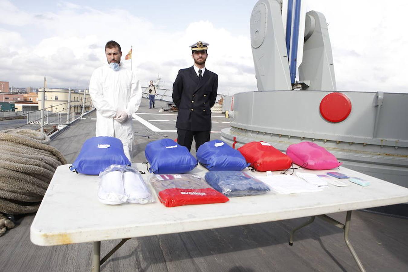 Cospedal visita a las tropas españolas destacadas en el Mediterráneo