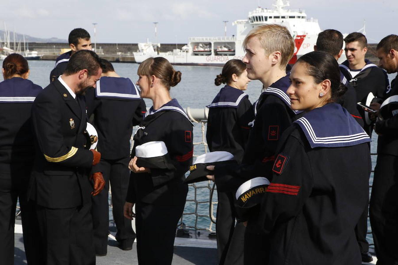 Cospedal visita a las tropas españolas destacadas en el Mediterráneo