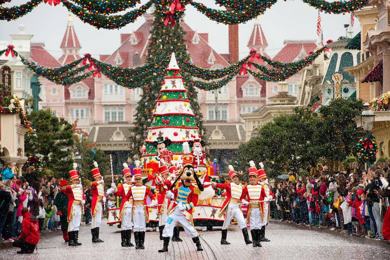 La Navidad llega a Disneyland