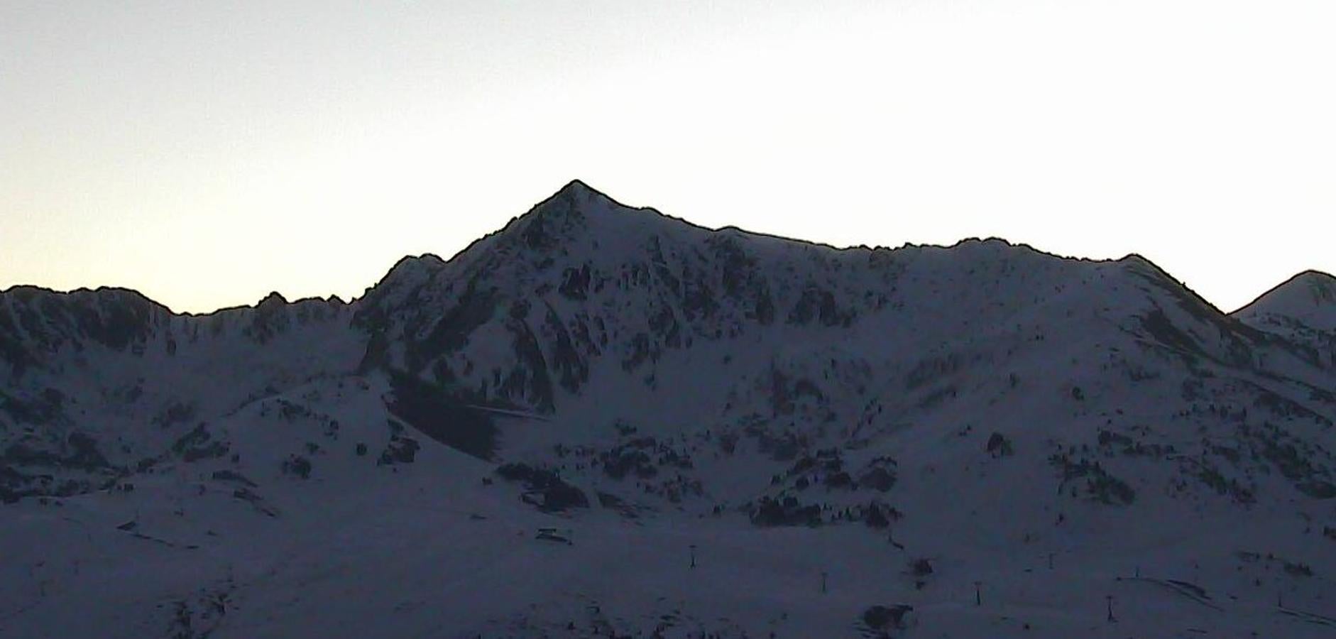 Año Nuevo sobre la nieve