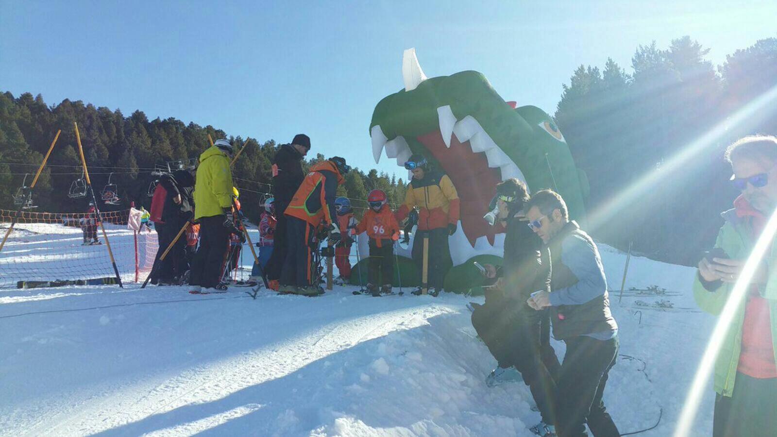 Año Nuevo sobre la nieve