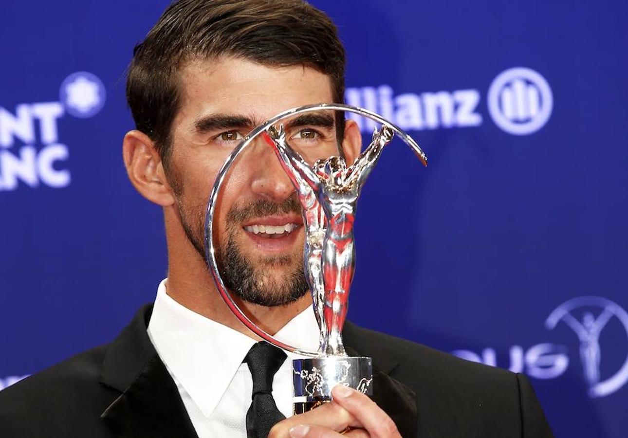 El nadador Michael Phelps, distinguido con el premio al Mejor Regreso del Año.