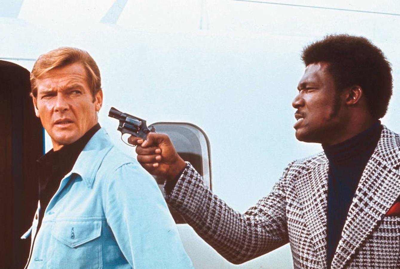 Muere Roger Moore, el mítico 007